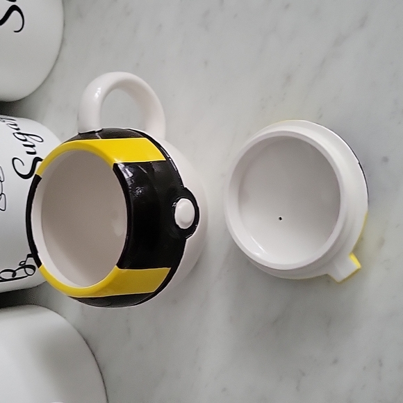 Pokémon Ball Mug - Picture 3 of 4